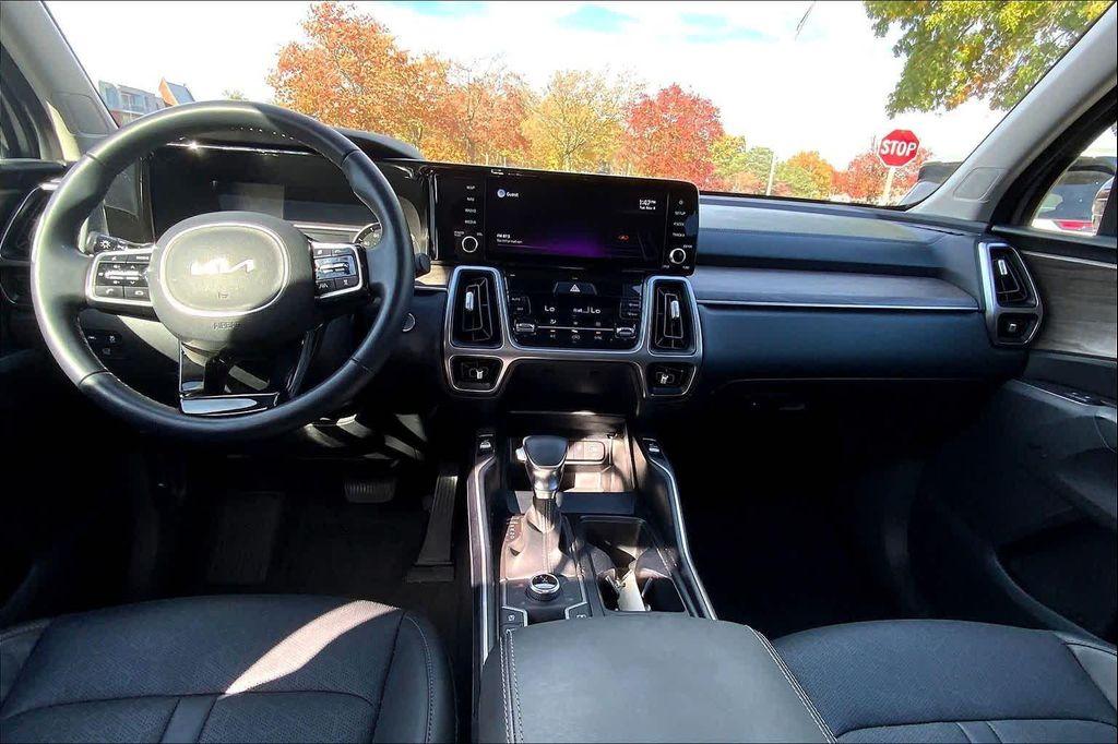 used 2022 Kia Sorento car, priced at $27,129