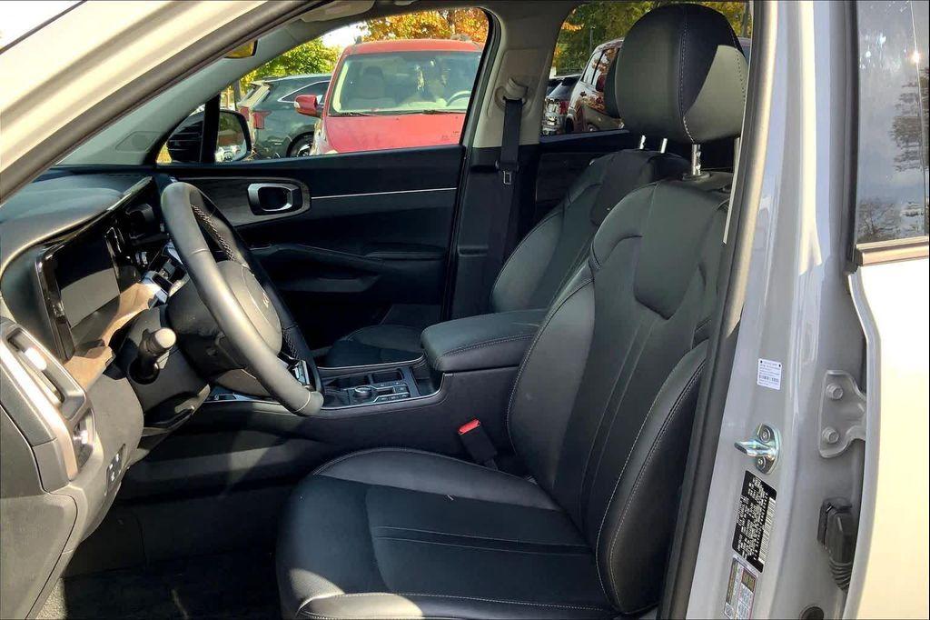 used 2022 Kia Sorento car, priced at $27,129
