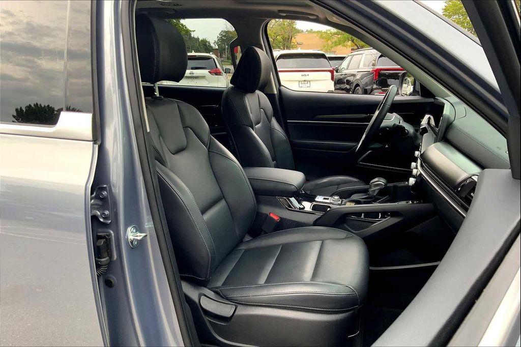 used 2025 Kia Telluride car, priced at $39,999
