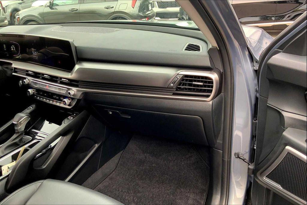 used 2025 Kia Telluride car, priced at $39,999