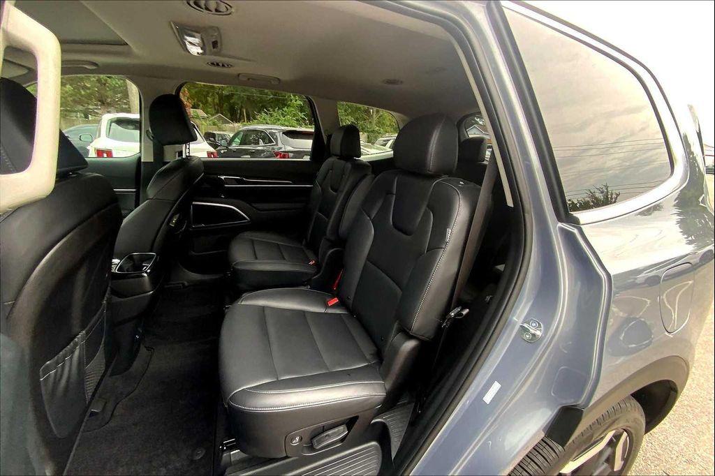 used 2025 Kia Telluride car, priced at $39,999