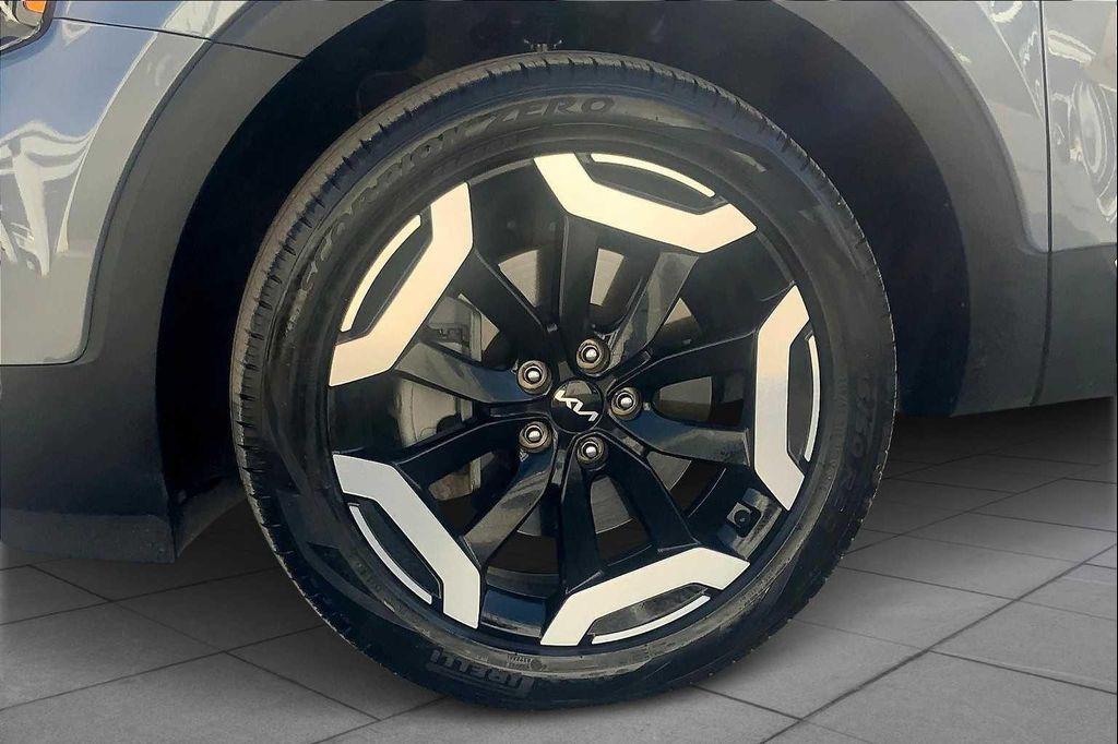 used 2024 Kia Telluride car, priced at $35,342