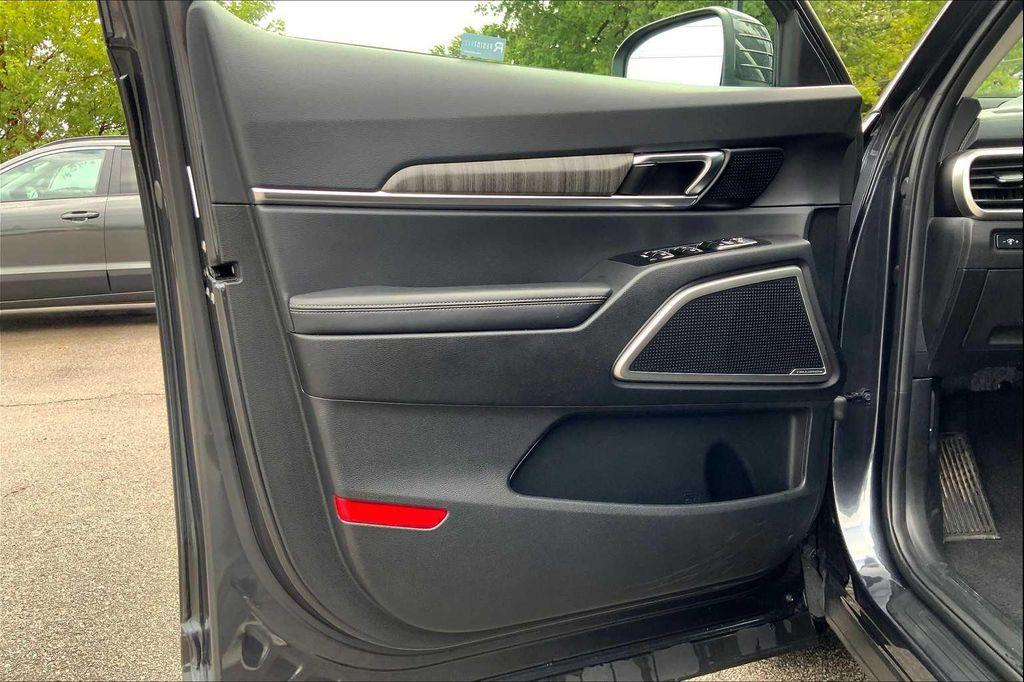 used 2024 Kia Telluride car, priced at $31,019