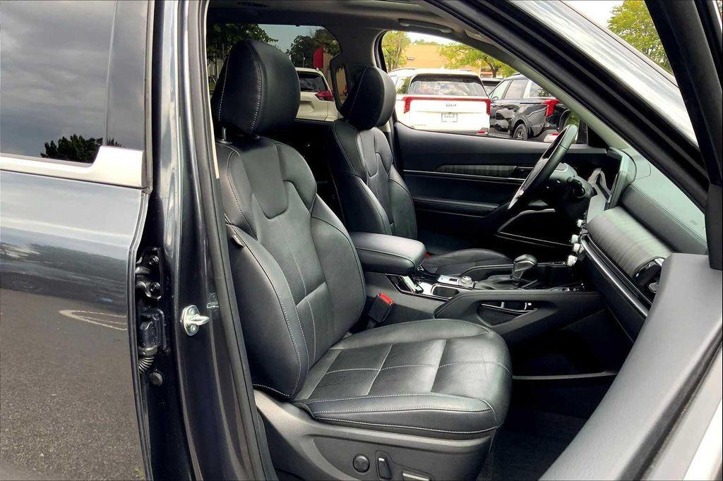 used 2024 Kia Telluride car, priced at $31,019