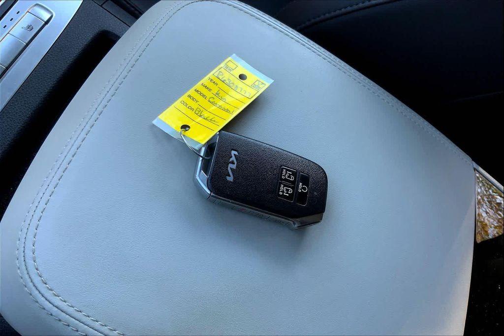 used 2024 Kia Carnival car, priced at $33,898