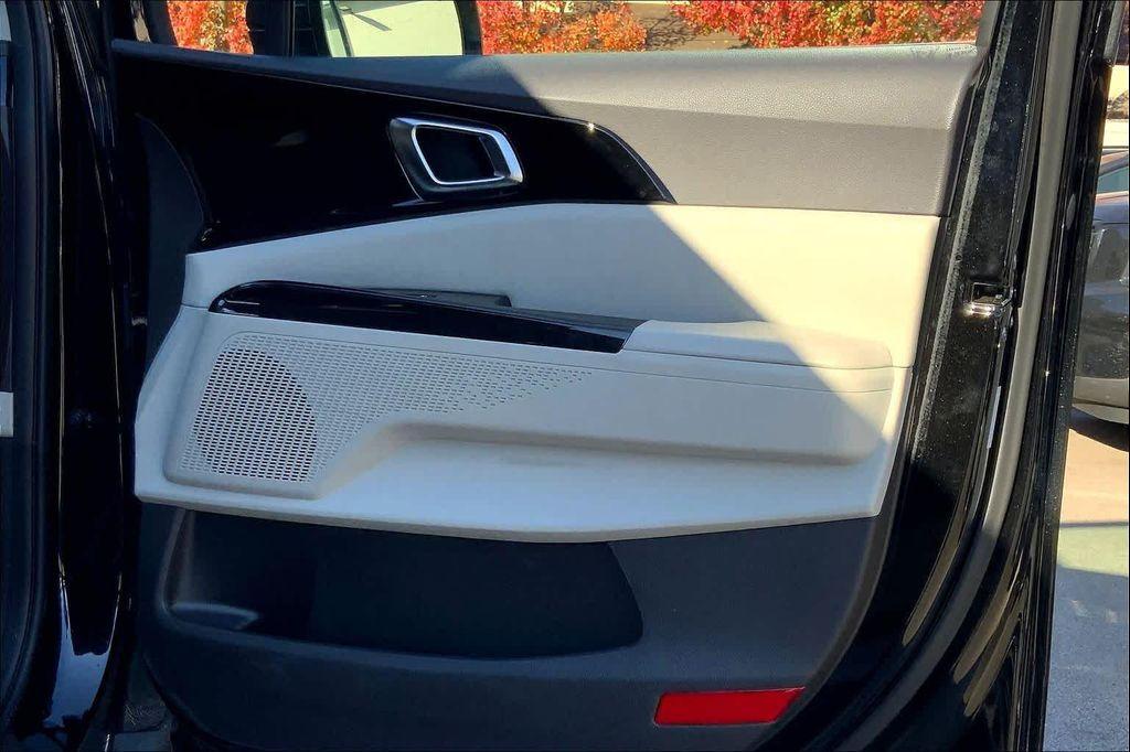 used 2024 Kia Carnival car, priced at $33,898