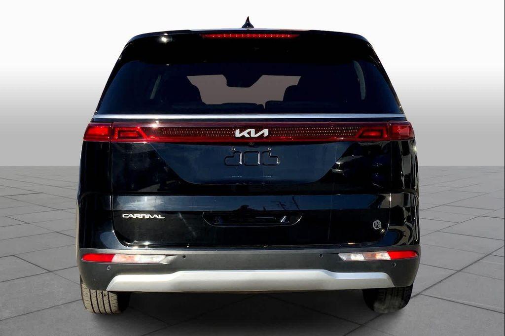 used 2024 Kia Carnival car, priced at $33,898