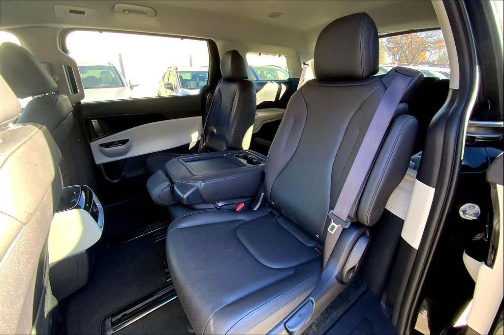used 2024 Kia Carnival car, priced at $33,898