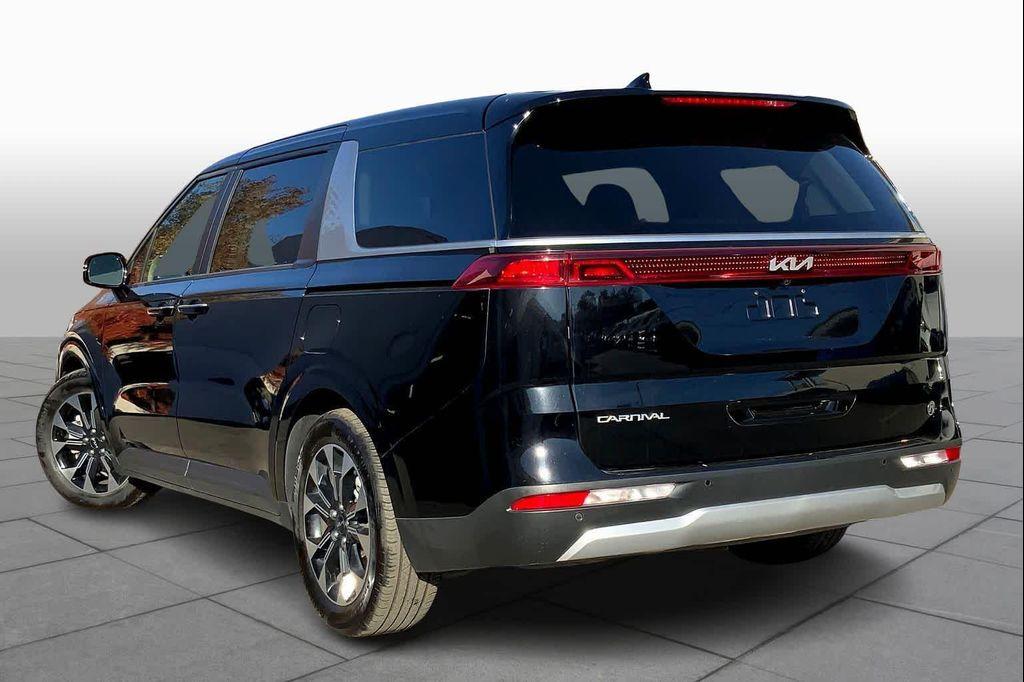 used 2024 Kia Carnival car, priced at $33,898