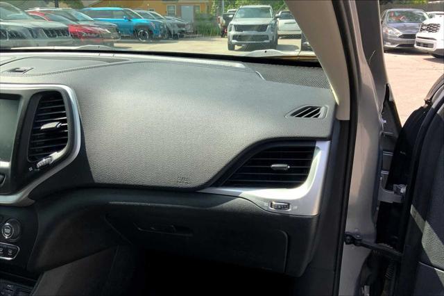 used 2014 Jeep Cherokee car, priced at $11,253