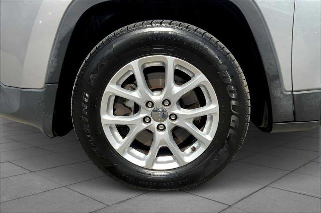 used 2014 Jeep Cherokee car, priced at $11,253
