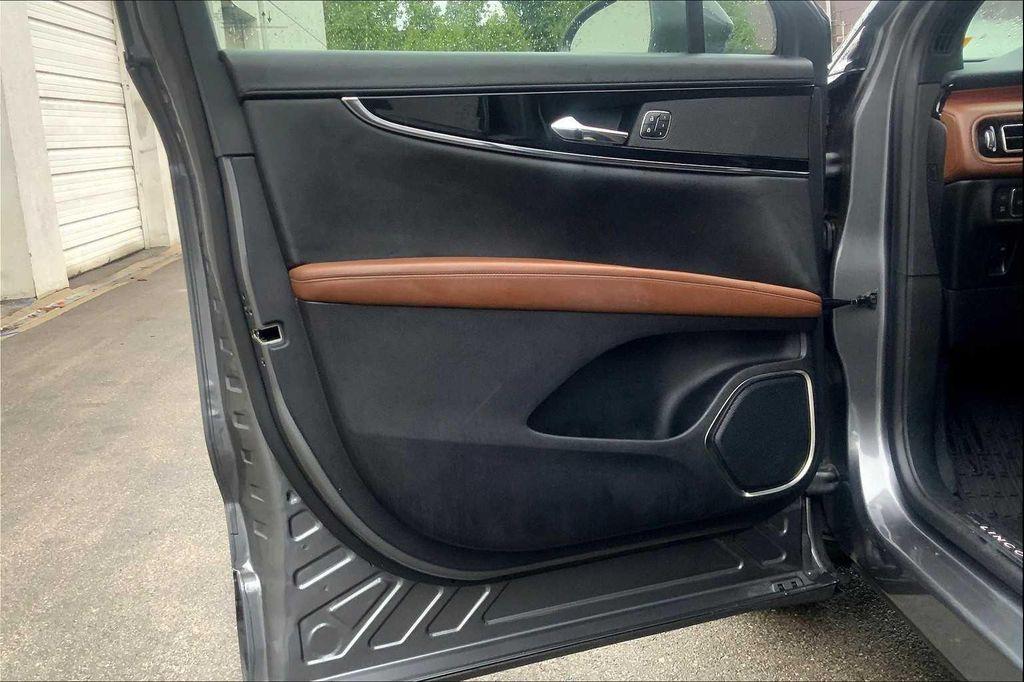 used 2022 Lincoln Nautilus car, priced at $38,998