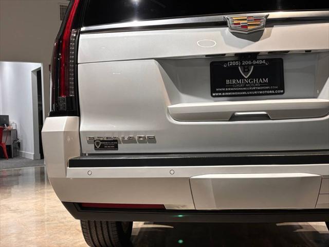 used 2020 Cadillac Escalade ESV car, priced at $34,990