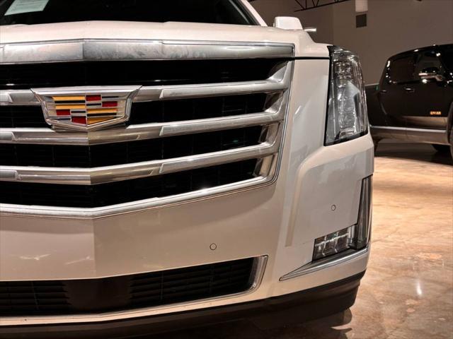 used 2020 Cadillac Escalade ESV car, priced at $34,990