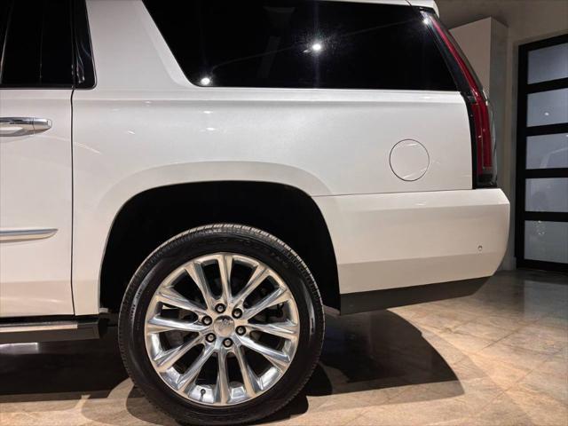 used 2020 Cadillac Escalade ESV car, priced at $34,990