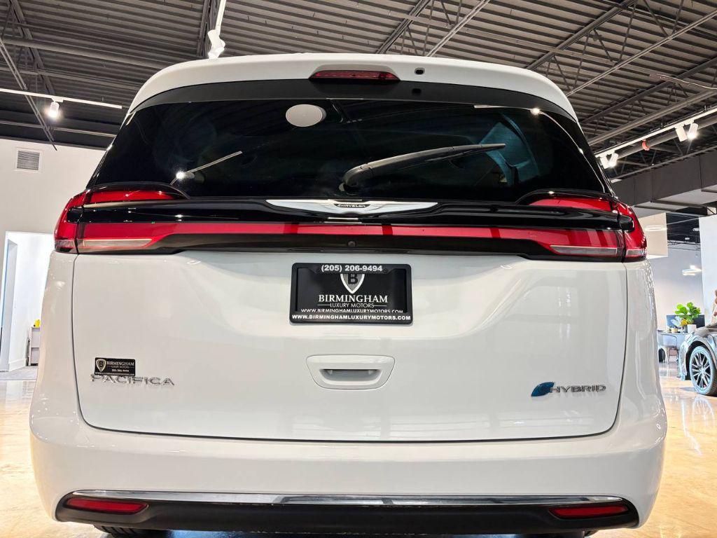used 2022 Chrysler Pacifica Hybrid car, priced at $25,999