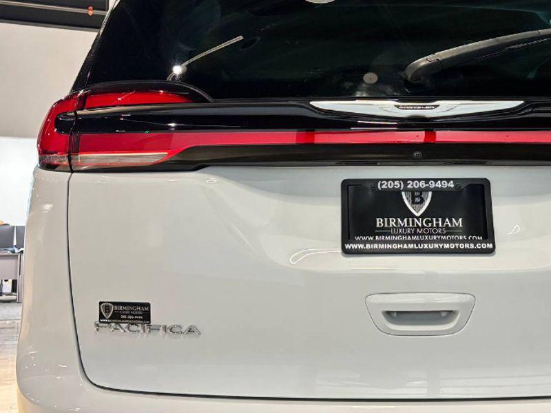 used 2022 Chrysler Pacifica Hybrid car, priced at $25,999