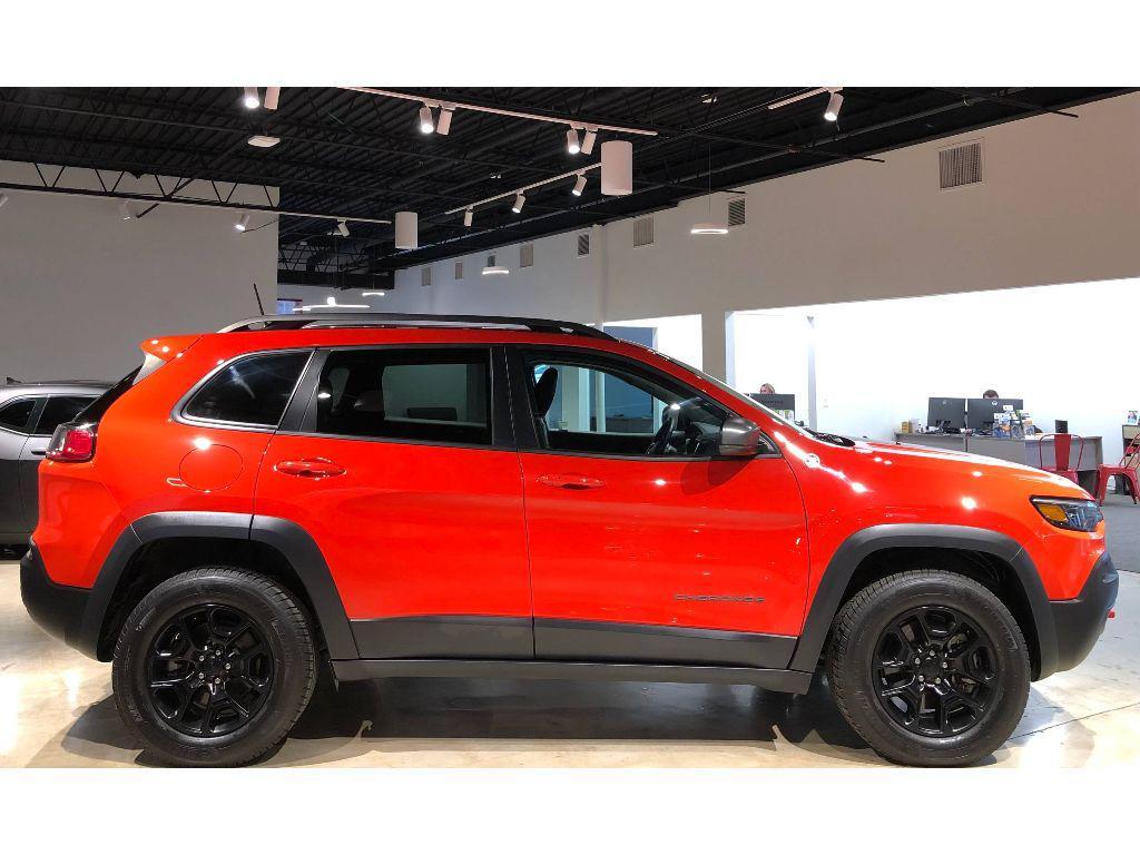 used 2021 Jeep Cherokee car, priced at $20,999