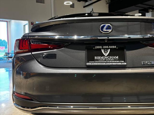 used 2022 Lexus ES 300h car, priced at $34,999