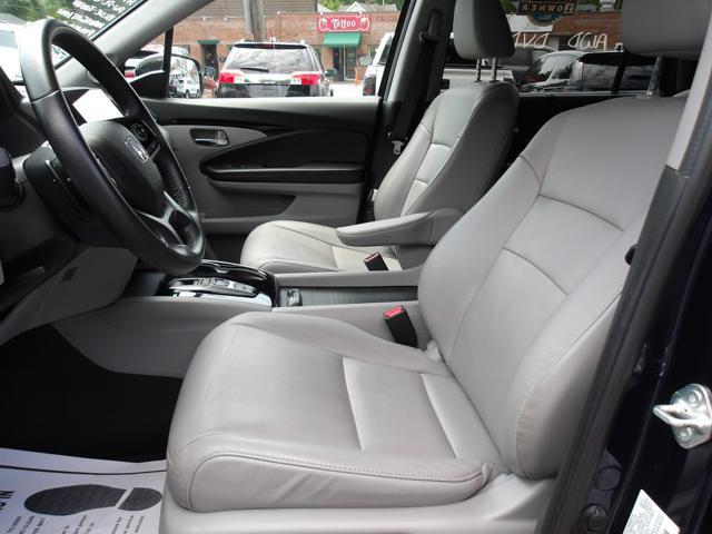 used 2022 Honda Pilot car, priced at $31,429