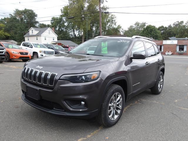 used 2019 Jeep Cherokee car, priced at $15,429