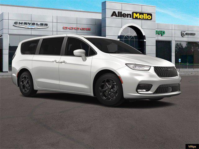 new 2023 Chrysler Pacifica Hybrid car, priced at $39,008