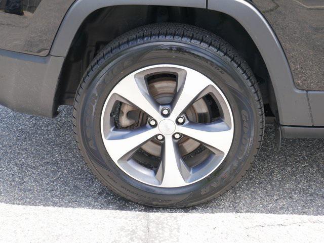 used 2022 Jeep Cherokee car, priced at $26,221