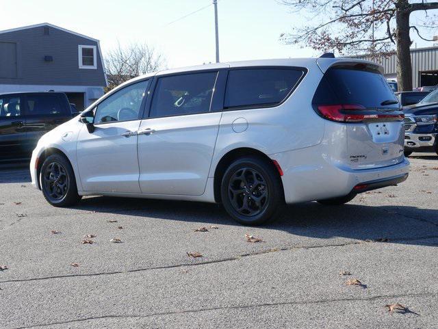 used 2023 Chrysler Pacifica Hybrid car, priced at $37,211