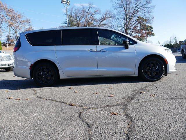 used 2023 Chrysler Pacifica Hybrid car, priced at $37,211