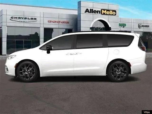new 2024 Chrysler Pacifica car, priced at $44,199