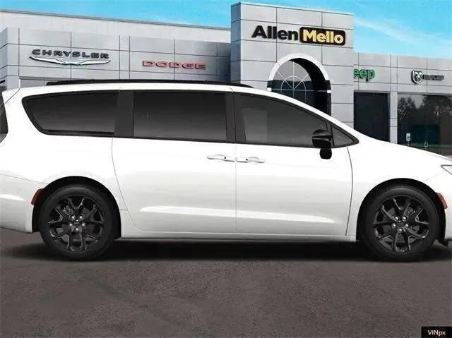 new 2024 Chrysler Pacifica car, priced at $40,616