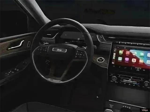 new 2025 Jeep Grand Cherokee car, priced at $48,921