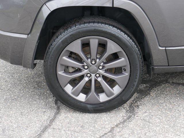 used 2020 Jeep Cherokee car, priced at $20,189