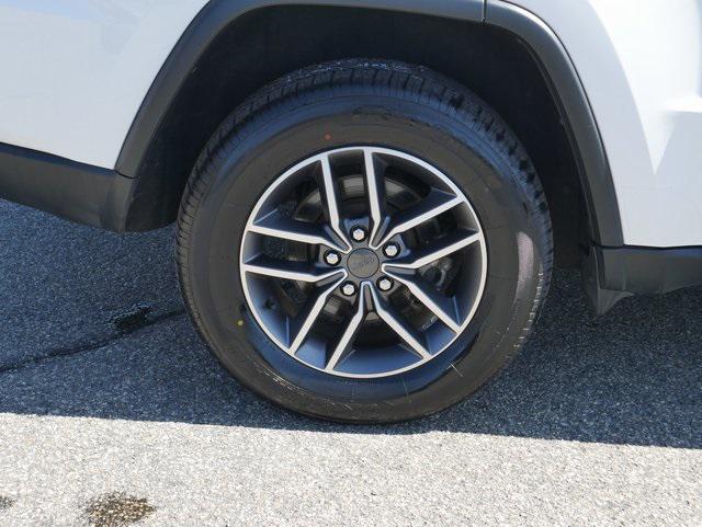 used 2021 Jeep Grand Cherokee car, priced at $32,807