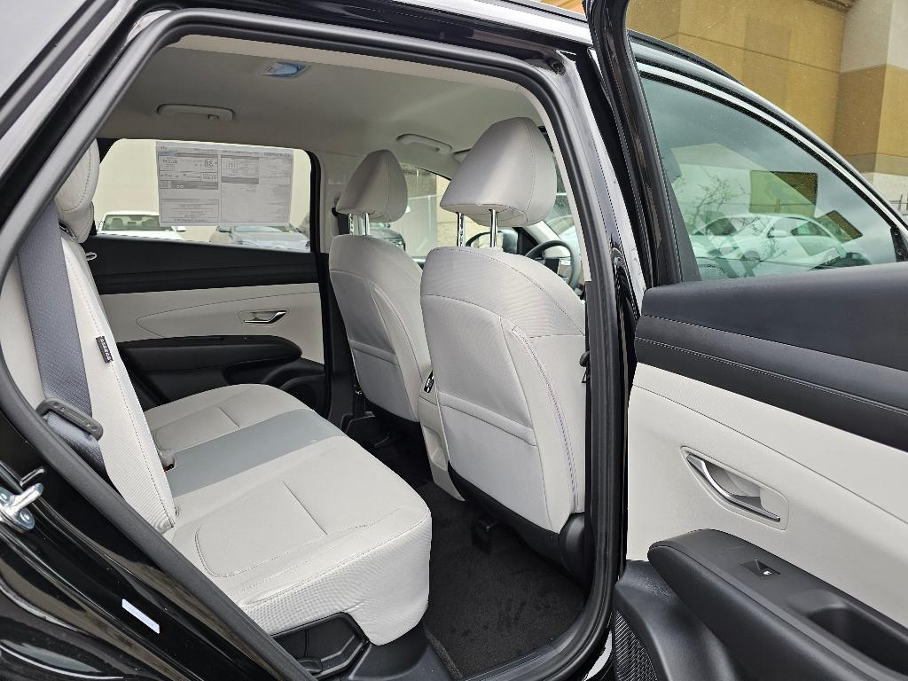 new 2025 Hyundai TUCSON Hybrid car, priced at $33,536