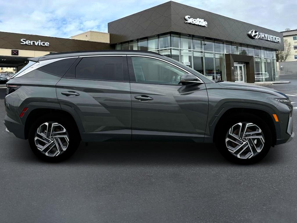 new 2025 Hyundai TUCSON Hybrid car, priced at $38,013