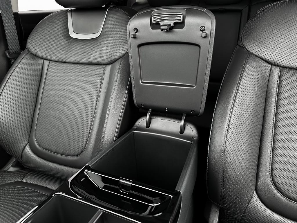 new 2025 Hyundai TUCSON Hybrid car, priced at $38,013