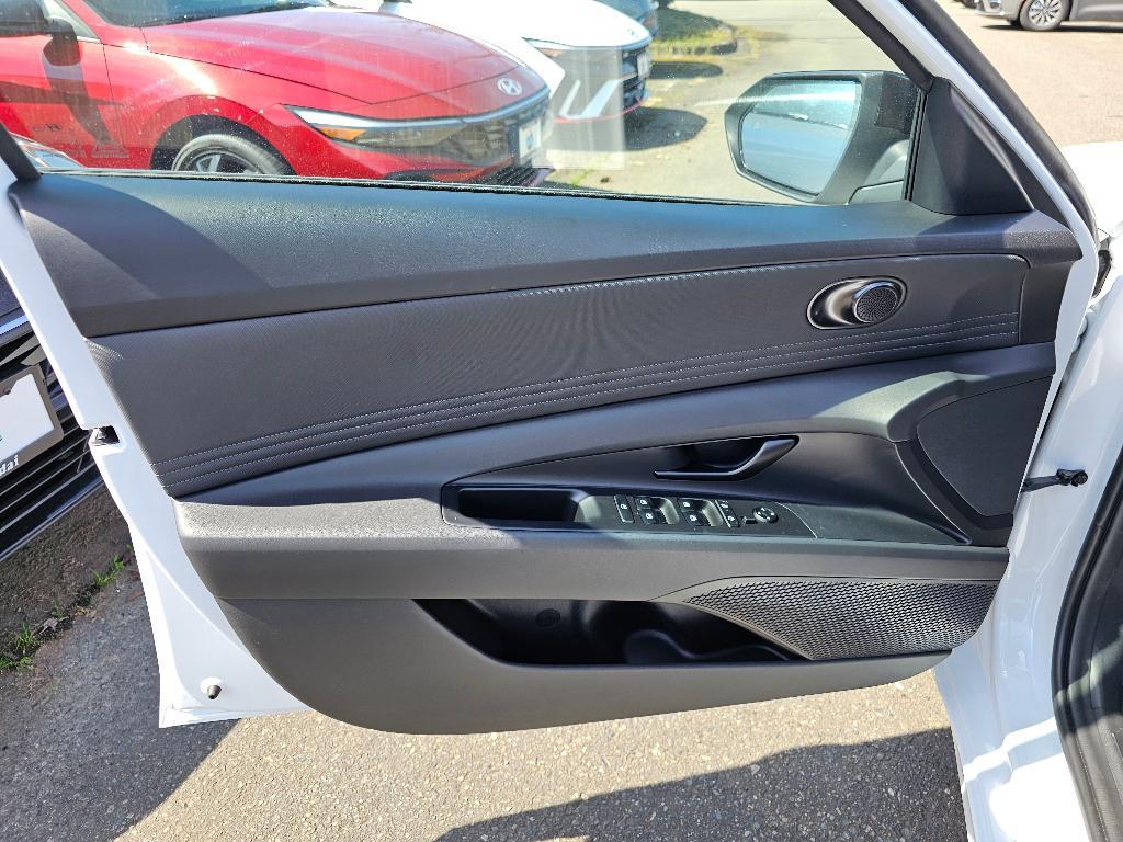 new 2025 Hyundai ELANTRA HEV car, priced at $27,906