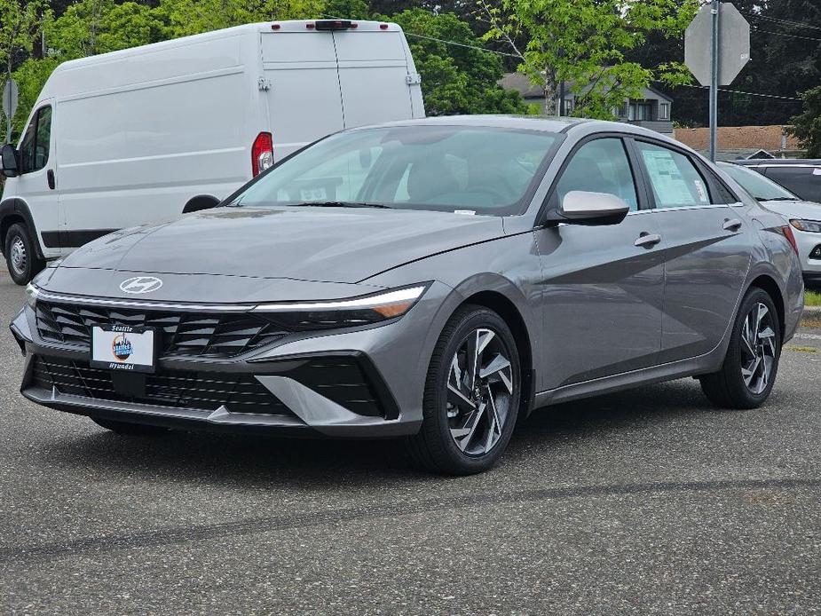 new 2024 Hyundai Elantra car, priced at $22,560