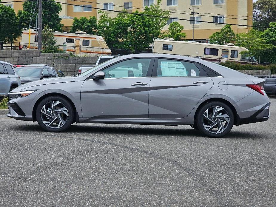 new 2024 Hyundai Elantra car, priced at $22,560