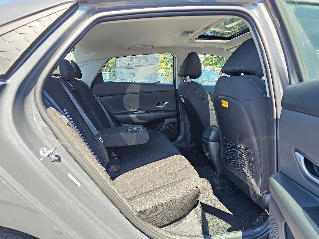 new 2025 Hyundai Elantra car, priced at $25,924