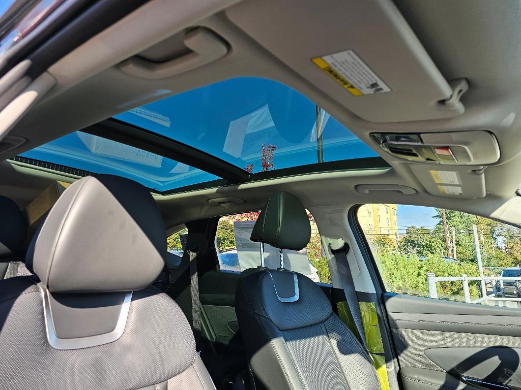 new 2025 Hyundai TUCSON Hybrid car, priced at $39,143