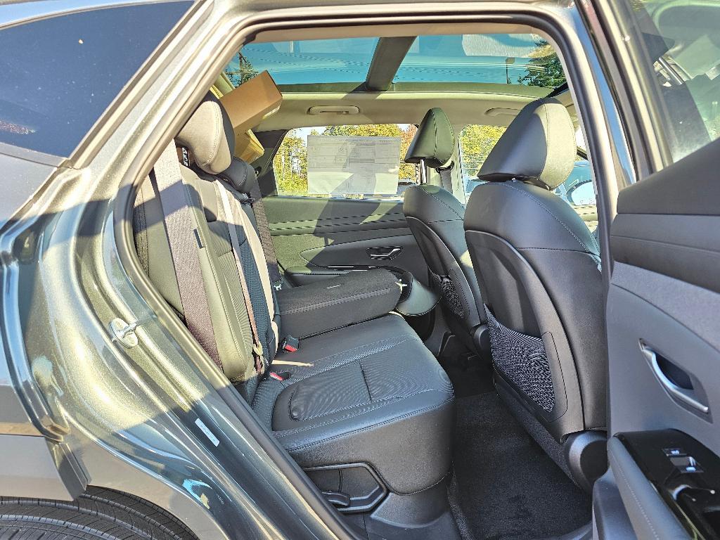 new 2025 Hyundai TUCSON Hybrid car, priced at $39,143