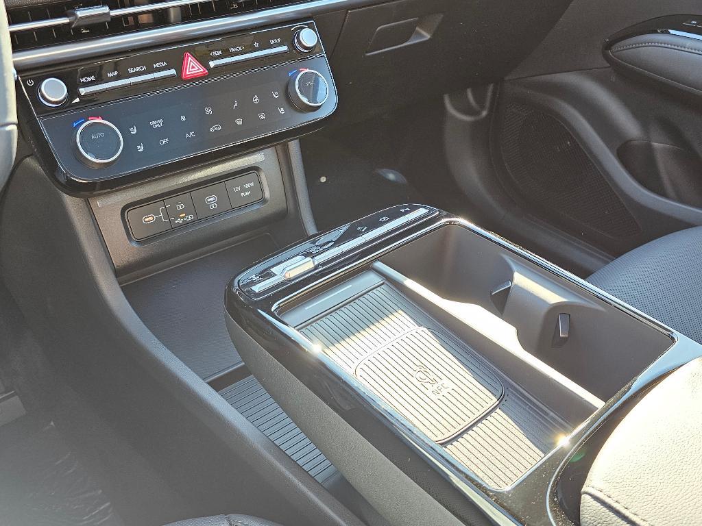 new 2025 Hyundai TUCSON Hybrid car, priced at $39,143