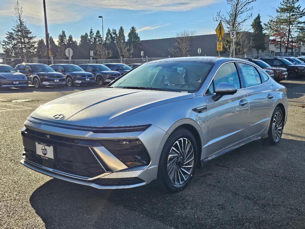 new 2025 Hyundai Sonata Hybrid car, priced at $37,648