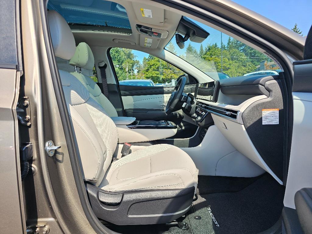 new 2025 Hyundai TUCSON Hybrid car, priced at $37,169