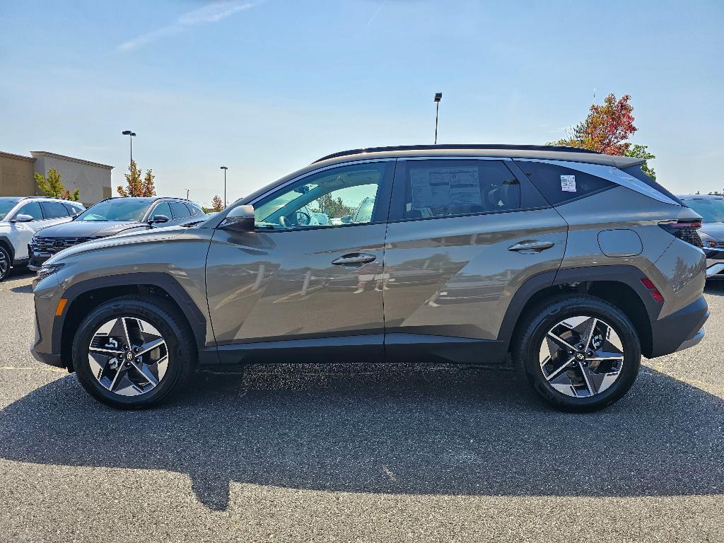 new 2025 Hyundai TUCSON Hybrid car, priced at $37,169