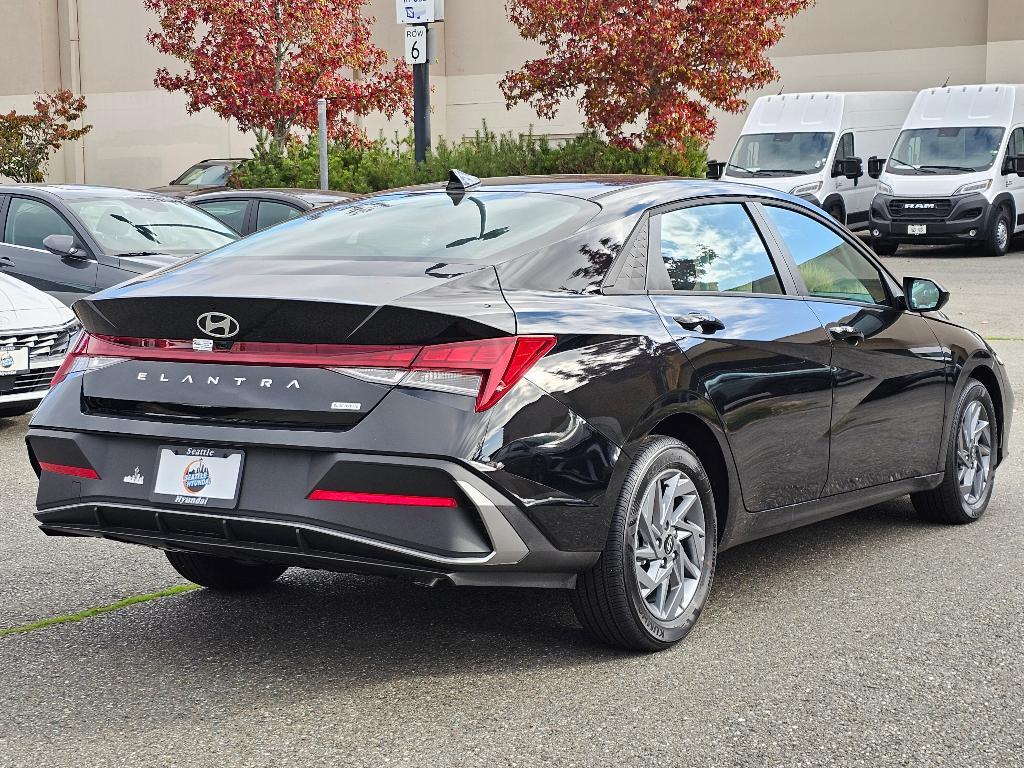 new 2025 Hyundai ELANTRA HEV car, priced at $23,083