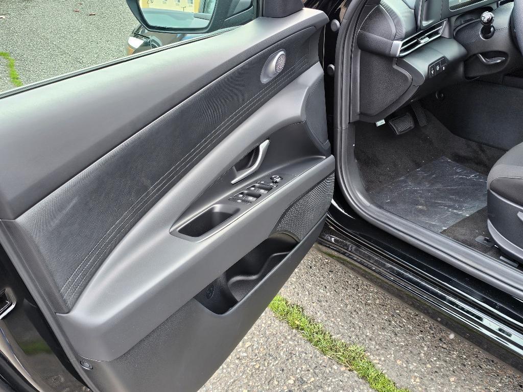 new 2025 Hyundai ELANTRA HEV car, priced at $23,083