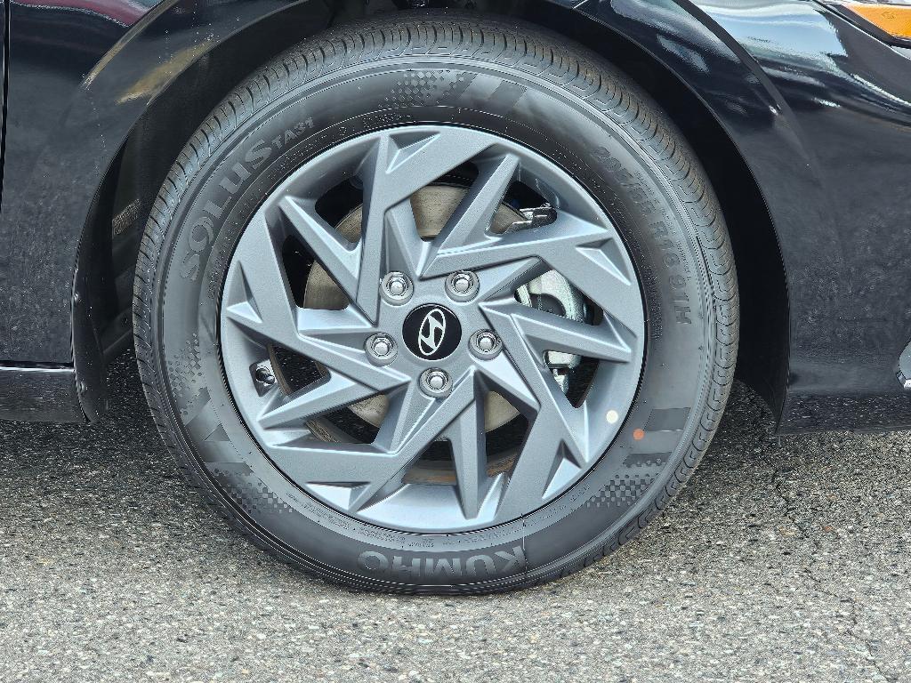 new 2025 Hyundai ELANTRA HEV car, priced at $23,083